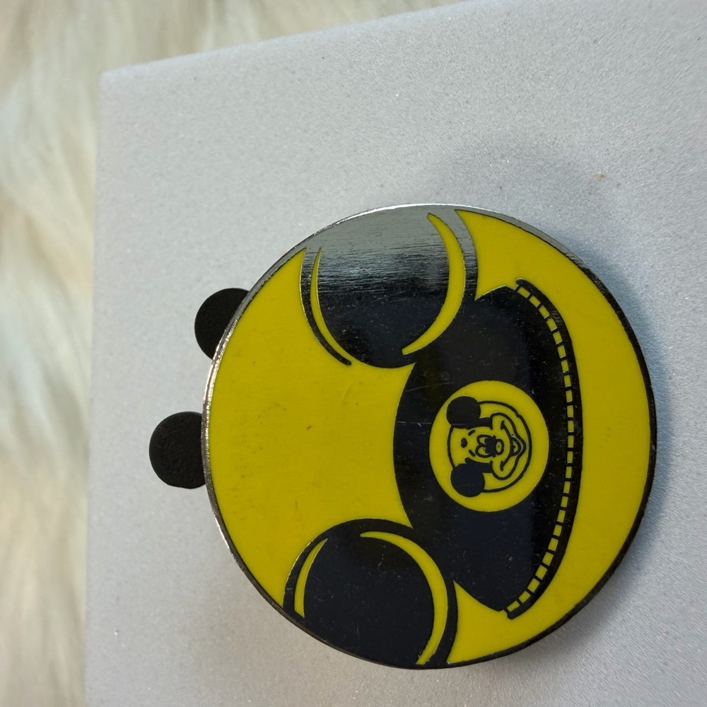 💜3/$15 DISNEY trading pin - Picture 2 of 3